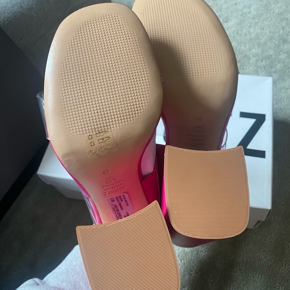 BRAND NEW Schutz Victorie High Block Heel Sandals - Picture 3 of 3